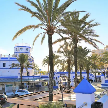 Centre Luxury Hada アパート エステポナ